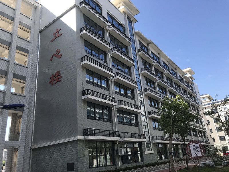 第三分公司桂林市第十九中學(xué)校園改擴(kuò)建項(xiàng)目二期工程一標(biāo)段.jpg